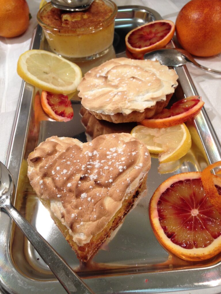Tartelette meringuée au citron et tartelette à l&rsquo;orange meringuée